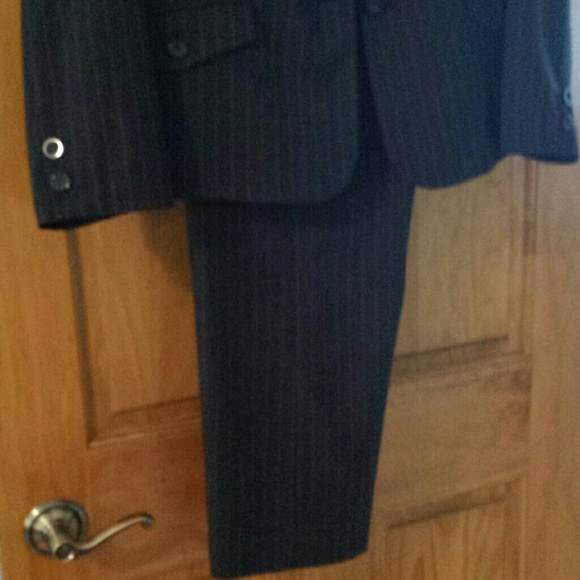 Suit - Picture 2 of 3